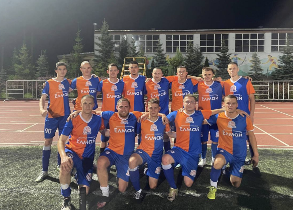 Футбольная команда “ЕлМай” идёт к чемпионству — 5 туров до финиша 