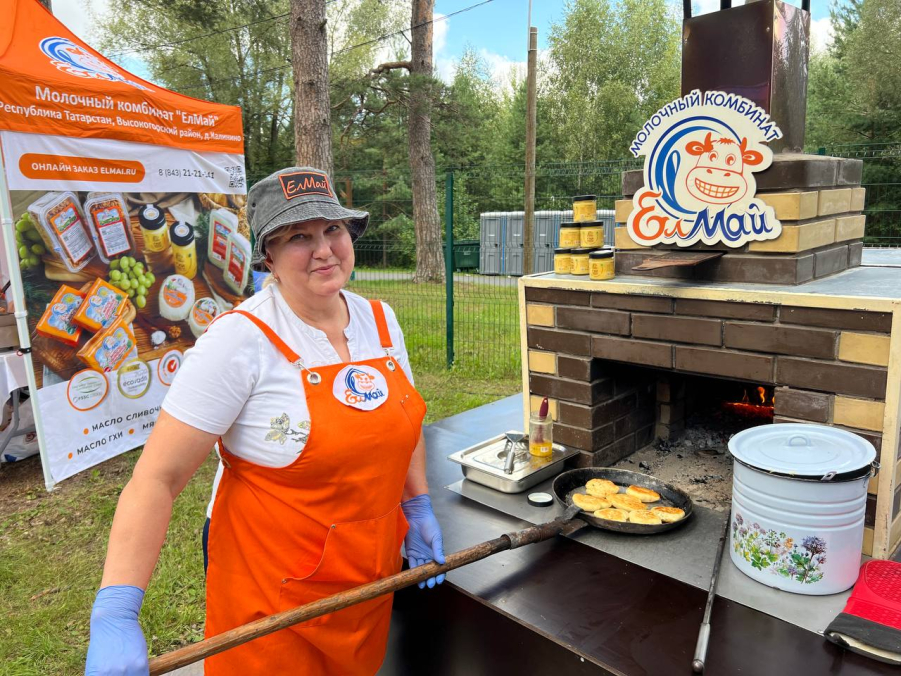 Высокогорский молочный комбинат «ЕлМай» радушно встретил гостей на пятом «Гастрофесте на Лебяжьем»