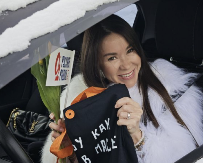 Молочный комбинат «ЕлМай» с теплом и радостью поздравил казанцев с важными праздниками — Днём защитника Отечества и Международным женским днём